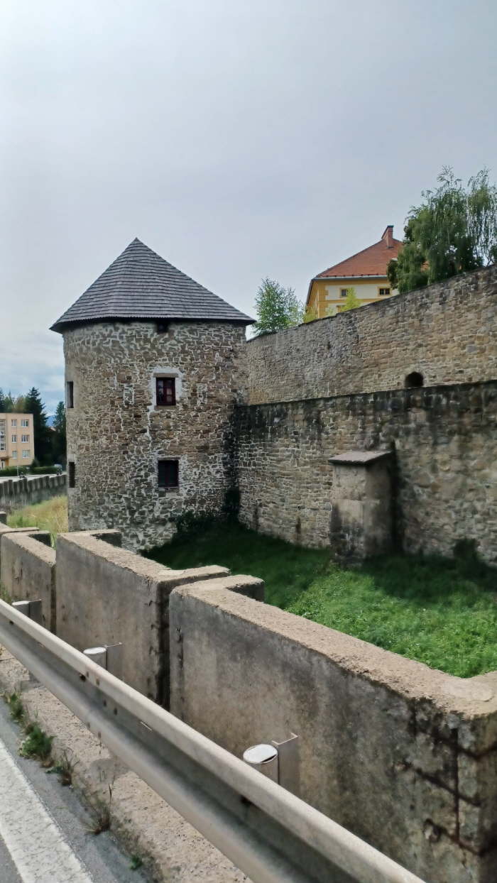 06daee18-dfbb-4fa6-836b-51e22dc0adf2