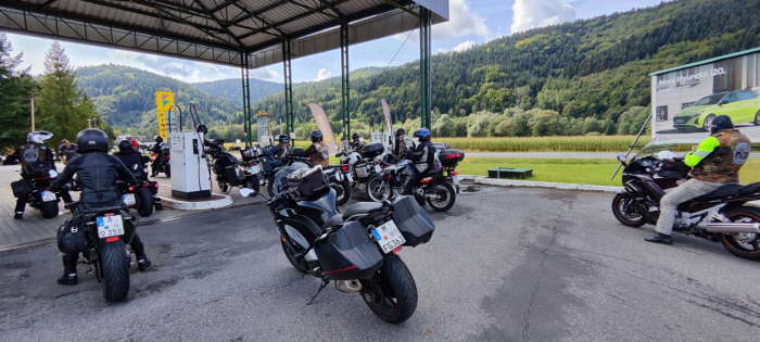 1fcb3acb-5ae4-44be-8a21-01ab32eef390