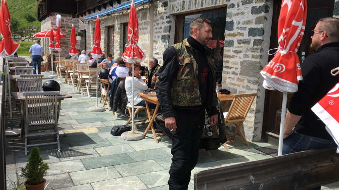 21165814-14BB-461F-BEC4-76B37497EE98