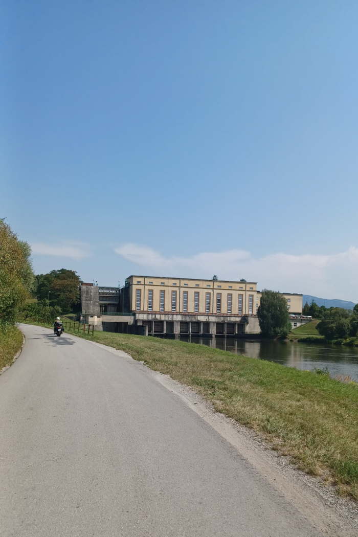 23d3fe16-503b-42bb-a423-e5707ab4cd84