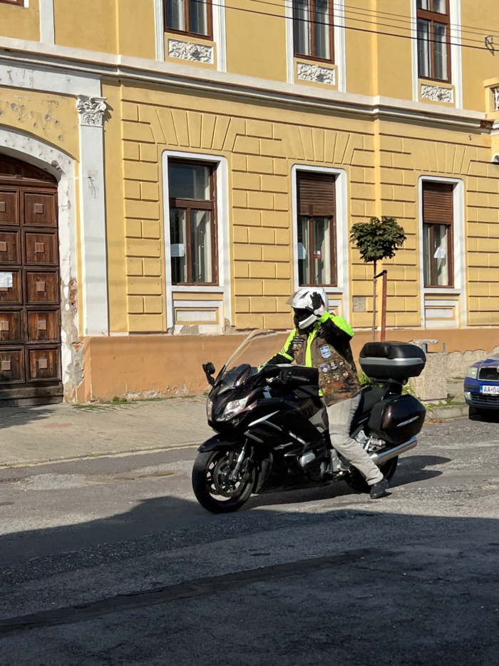 3f48db28-8264-409d-b6d3-74a2ae8b8075