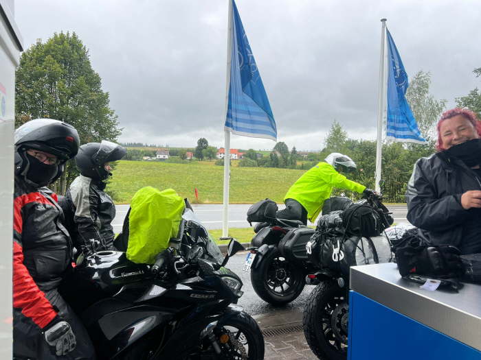 3fc81100-28c3-4374-b1de-7bc15edc36ef