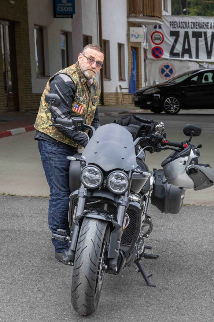 4c03730f-37be-4125-bb20-e5bccffabd62