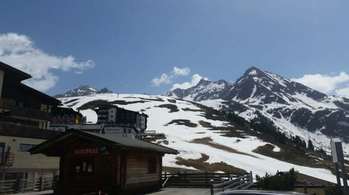 6b75c755-9d4f-438e-a130-9ad57a95a2ba