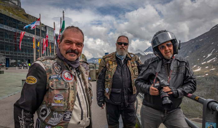 de3c4d7f-34b7-4768-a15a-553aed698196