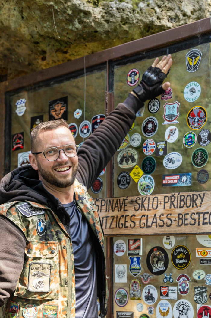 e989bb21-5cd5-4f6f-8b2c-c22316bce3b2