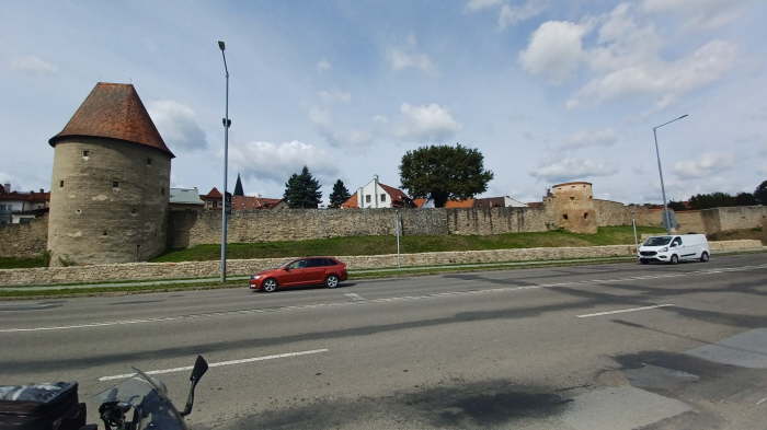 f8f6f721-6a15-4441-812f-6e32b467d516